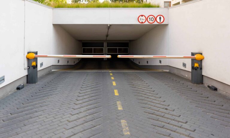 Thornhill Ontario parking garage rehabilitation